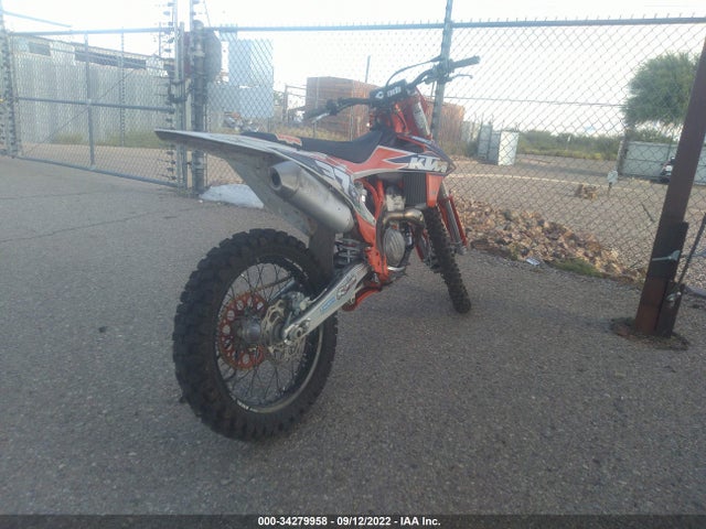 2022 KTM 350 SX-F VIN: VBKSXN435NM221680