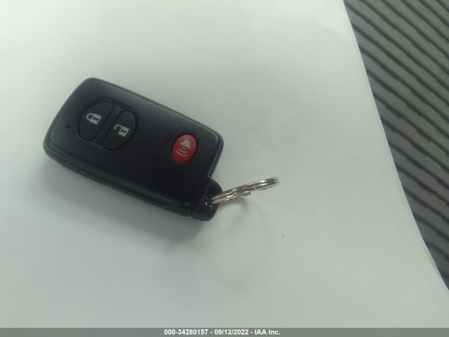 2015 Toyota Prius, VIN: JTDZN3EU3FJ037004