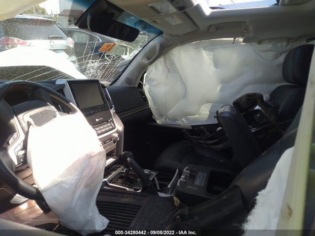 2018 Toyota Land Cruiser, VIN: JTMCY7AJ3J4065876