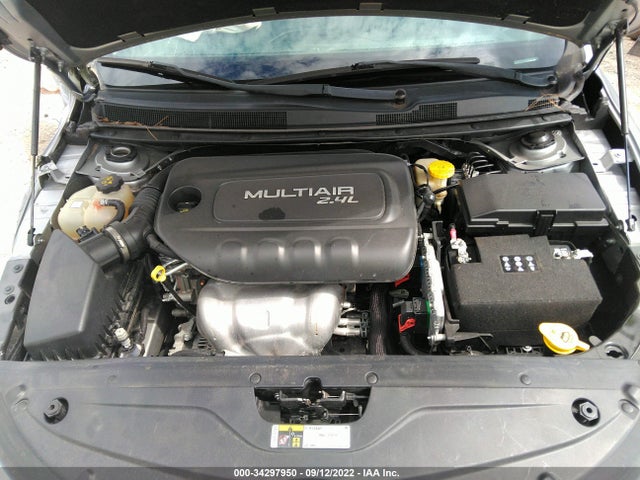Chrysler 200 Limited Platinum 2017 1C3CCCAB4HN504981 Image 10