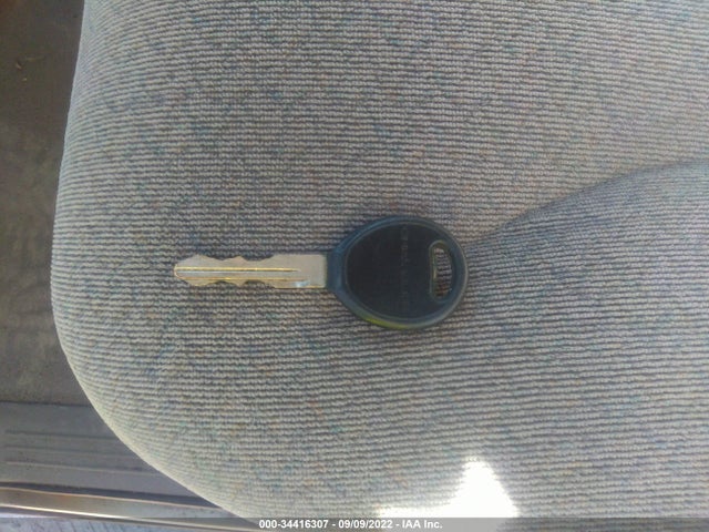 2C4GP24R83R360044 Chrysler Town & Country