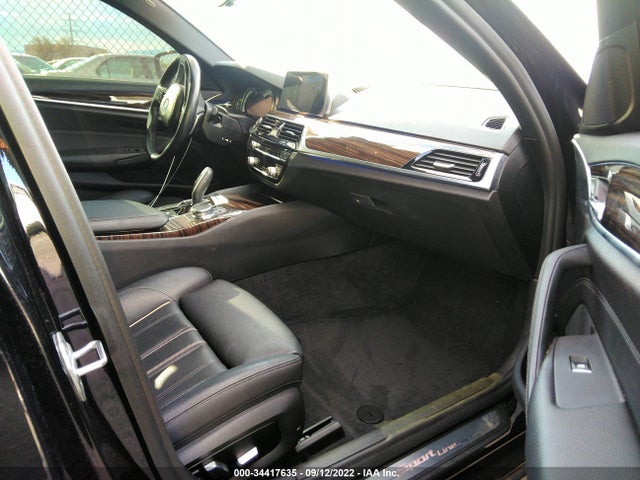 2018 BMW 5 Series, VIN: WBAJA5C53JG899433