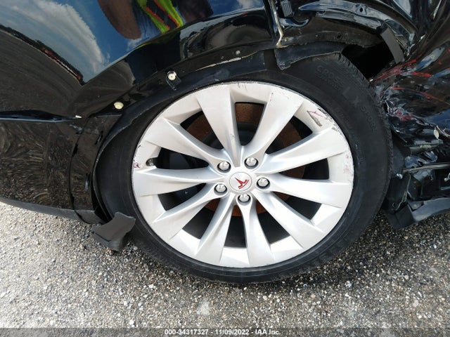 2018 Tesla Model X, VIN: 5YJXCBE28JF113306