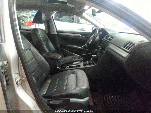 1VWBS7A39EC037992 Volkswagen Passat Se W/sunroof