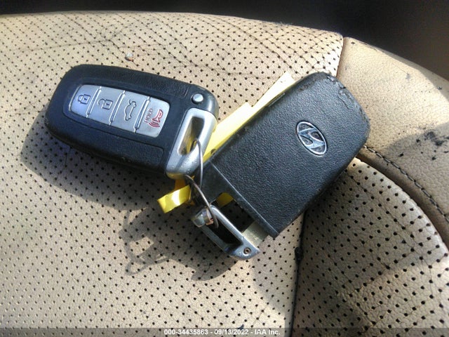 Hyundai Genesis 2009 KMHGC46E39U033477 Image 3