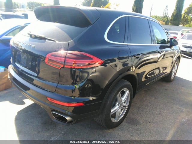 2017 Porsche Cayenne, VIN: WP1AA2A28HKA89358