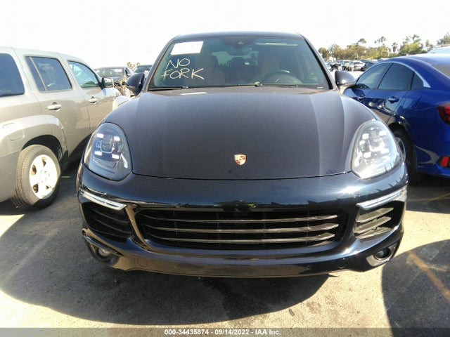 2017 Porsche Cayenne, VIN: WP1AA2A28HKA89358