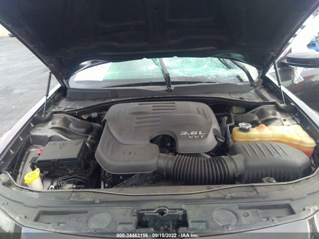 2015 Chrysler 300, VIN: 2C3CCAAG2FH814228