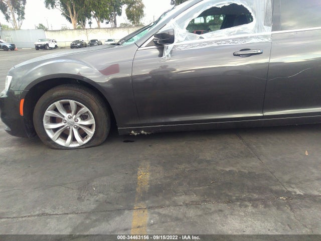 2015 Chrysler 300, VIN: 2C3CCAAG2FH814228