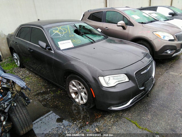 2015 Chrysler 300, VIN: 2C3CCAAG2FH814228