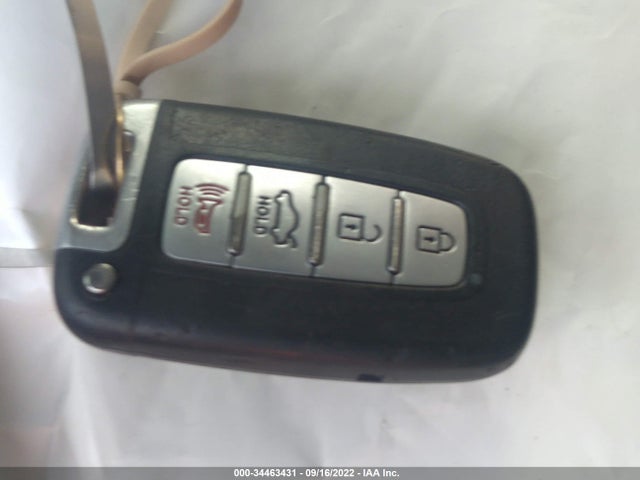 2016 Hyundai Genesis, VIN: KMHHT6KJ2GU134185