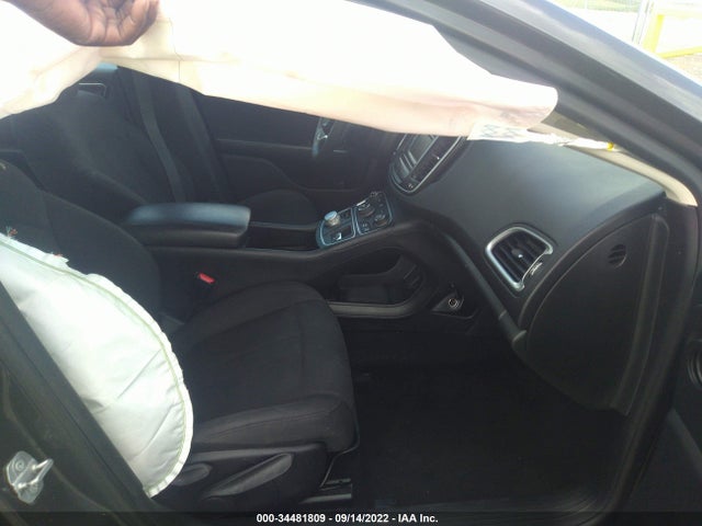 2016 Chrysler 200, VIN: 1C3CCCAB4GN151706