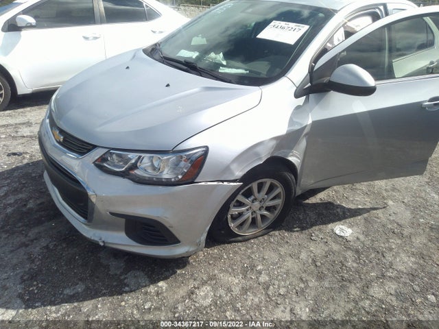 2018 Chevrolet Sonic, VIN: 1G1JD5SH2J4136089