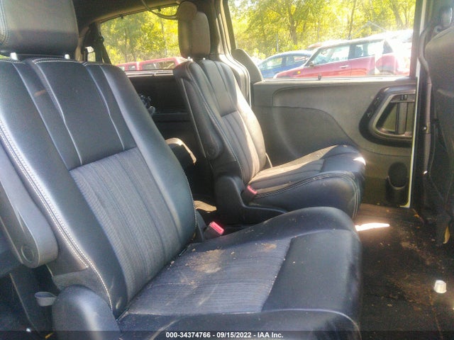 2016 Chrysler Town & Country, VIN: 2C4RC1HG6GR158641