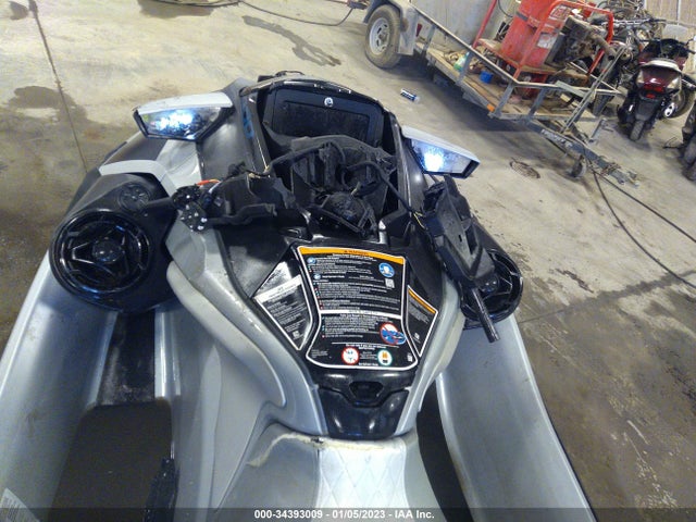 2021 SEADOO SEADOO VIN: YDV26042K021