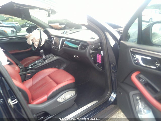 2018 Porsche Macan, VIN: WP1AB2A56JLB40010