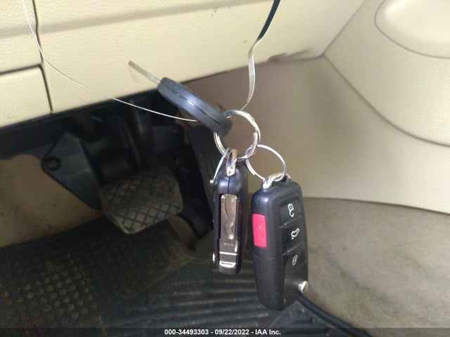 2014 Volkswagen Eos, VIN: WVWBW8AH4EV004797