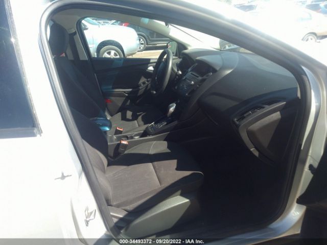 1FADP3K29FL329211 Ford FOCUS SE