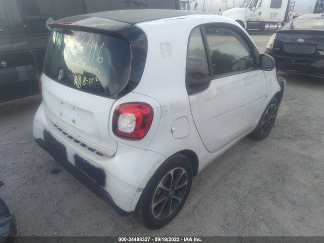 2016 Smart Fortwo, VIN: WMEFJ5DA5GK068687