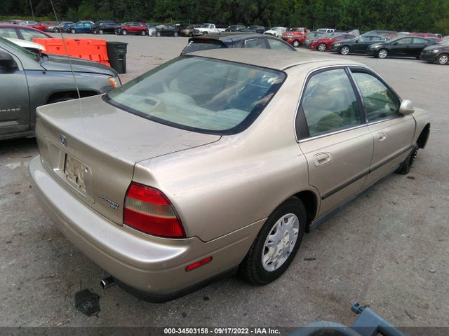 1995 HONDA ACCORD LX/EX VIN: 1HGCD553XSA068631