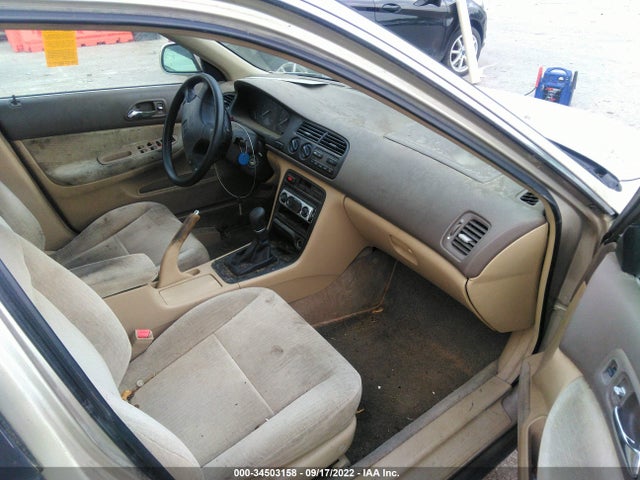 1995 HONDA ACCORD LX/EX VIN: 1HGCD553XSA068631