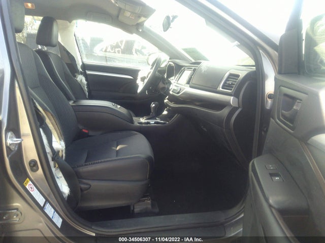 2016 Toyota Highlander, VIN: 5TDBKRFH0GS340017
