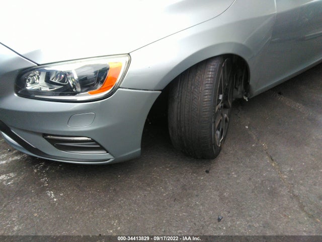 2017 Volvo S60, VIN: YV126MFL5H2421397