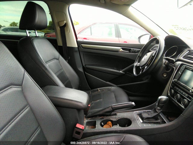 1VWDT7A37HC044028 Volkswagen Passat R-line W/comfort Pkg