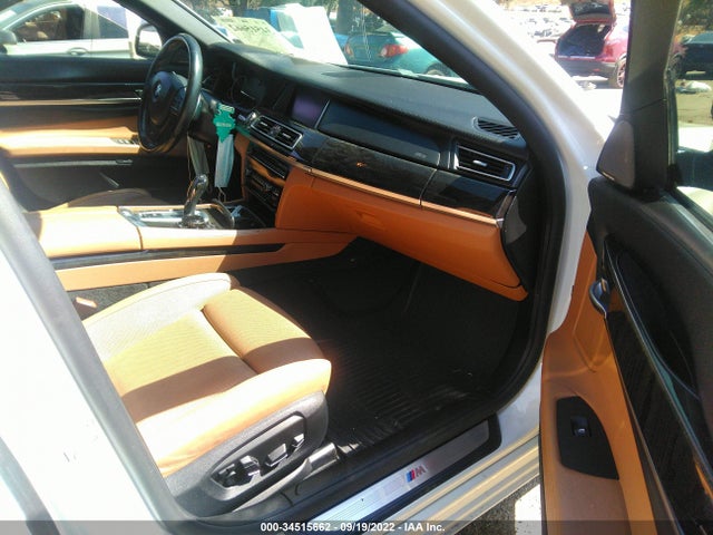 2015 BMW 7 Series, VIN: WBAYE8C54FD782487