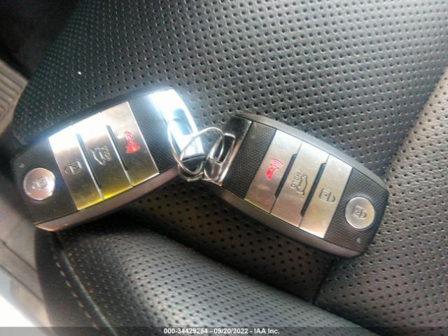 5XYPK4A57LG701112 KIA Sorento Sx V6