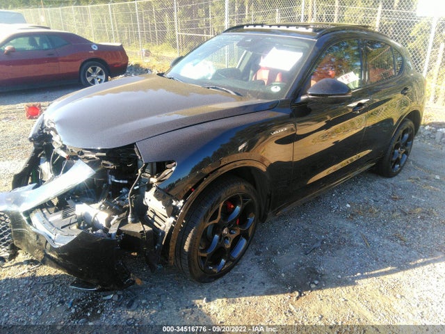 2022 Alfa Romeo Stelvio, VIN: ZASPAKBNXN7D37880