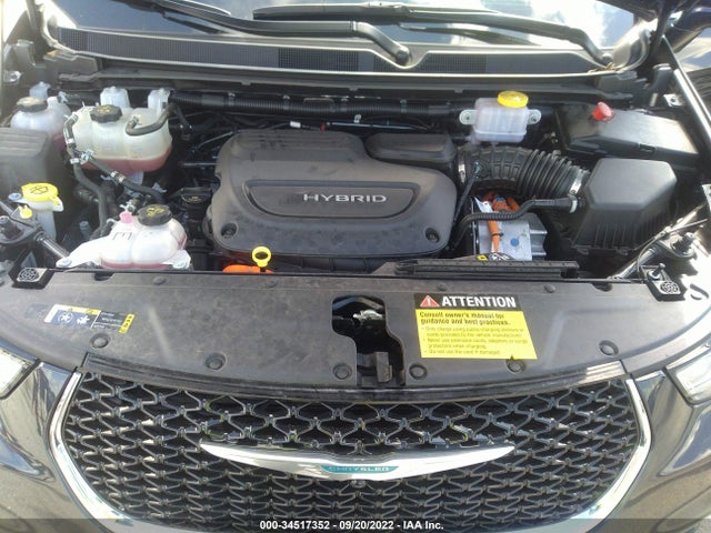 2021 Chrysler Pacifica Hybrid, VIN: 2C4RC1L71MR586412