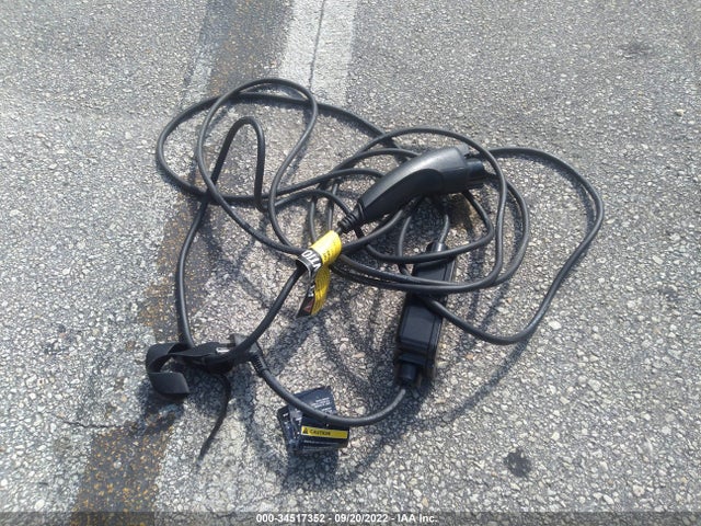 2021 Chrysler Pacifica Hybrid, VIN: 2C4RC1L71MR586412