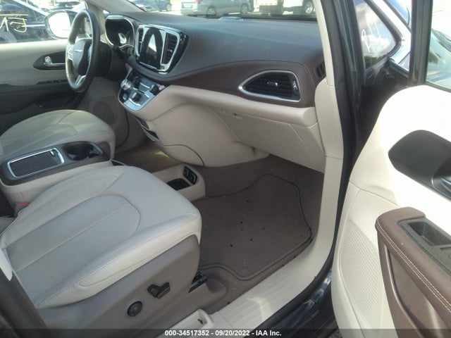 2021 Chrysler Pacifica Hybrid, VIN: 2C4RC1L71MR586412