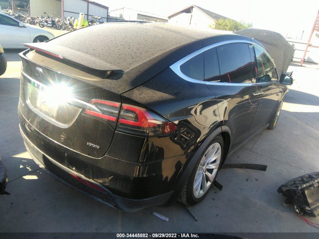 2017 Tesla Model X, VIN: 5YJXCAE28HF048431
