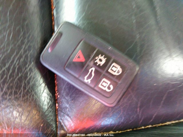 YV4BZ982791061049 Volvo XC70