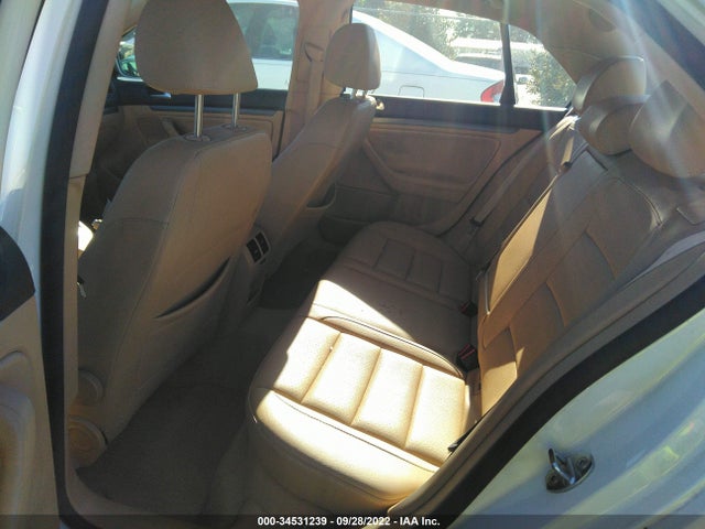 3VWRM71K38M198230 Volkswagen Jetta Sedan Se/sel
