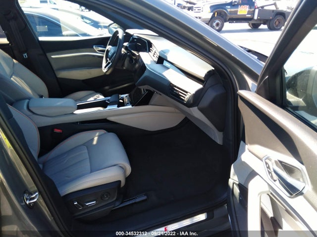 2022 Audi e-tron, VIN: WA1VABGE6NB041500