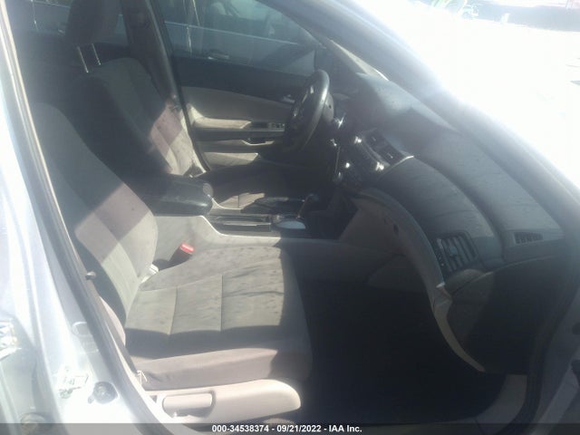 2011 HONDA ACCORD SDN LX VIN: 1HGCP2F35BA133647