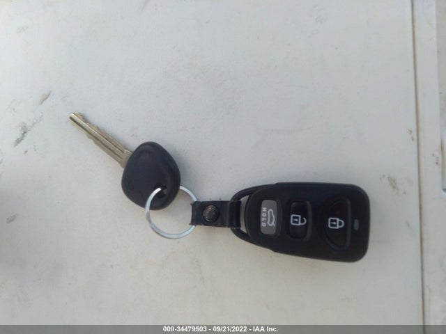 2018 HYUNDAI ELANTRA SE VIN: 5NPD74LF6JH349088