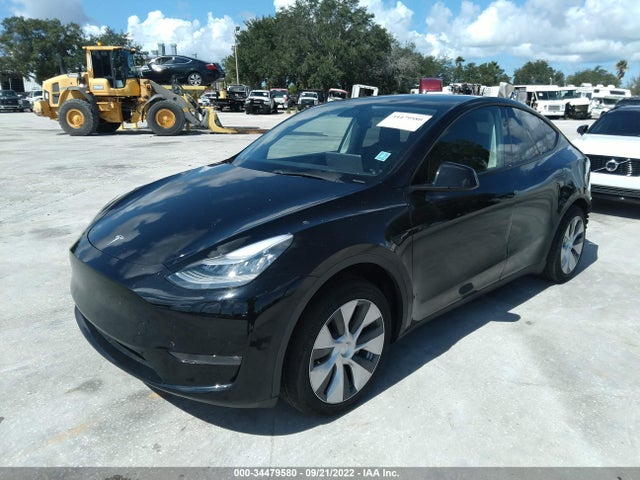 Tesla Model Y Standard Range 2021 5YJYGDED3MF130301 Image 2