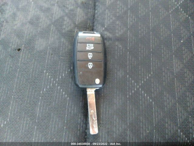 3KPA25AB4JE059105 KIA Rio 5-door S