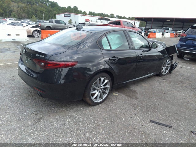 2022 Alfa Romeo Giulia, VIN: ZARFAMAN3N7660403