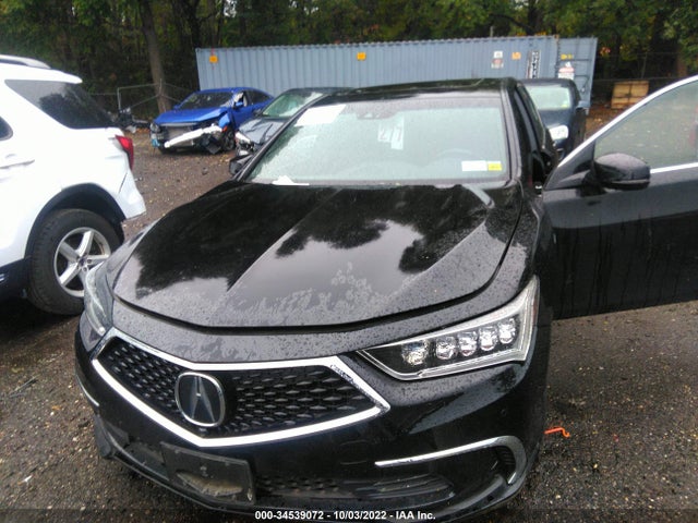 2018 Acura RLX, VIN: JH4KC2F91JC000427