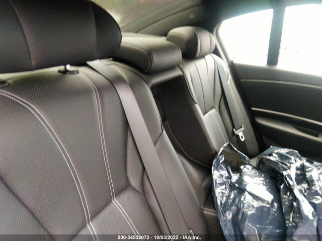 2018 Acura RLX, VIN: JH4KC2F91JC000427