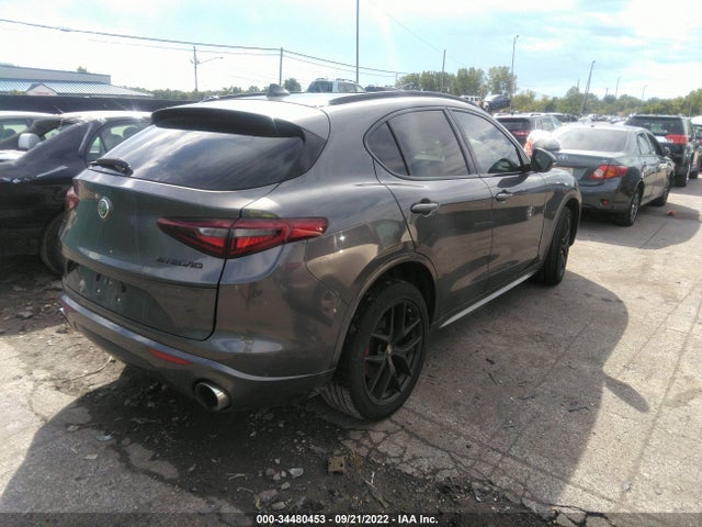 2021 Alfa Romeo Stelvio, VIN: ZASPAKBN3M7D08901