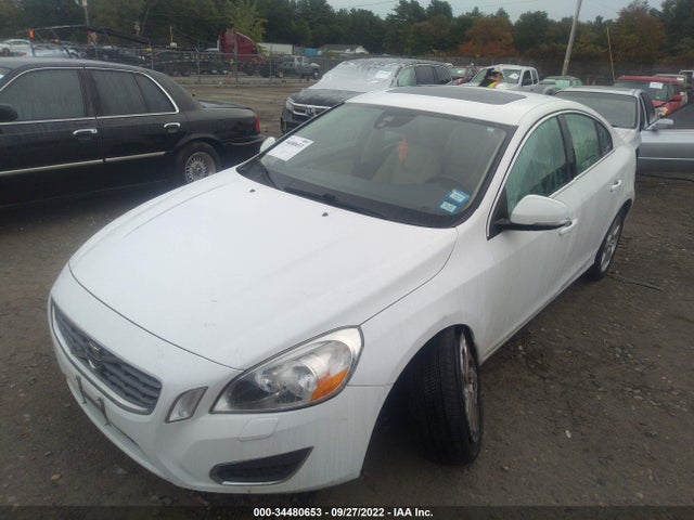 Volvo S60 T5 2013 YV1612FS5D1228470 Image 2
