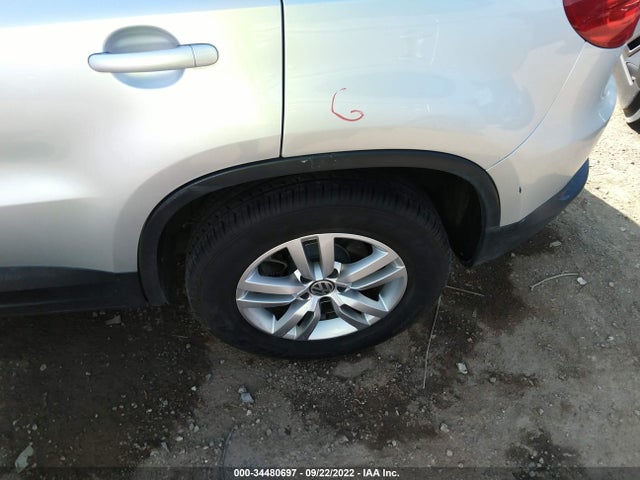 Volkswagen TIGUAN S 2016 WVGAV7AX7GW569943 Image 5
