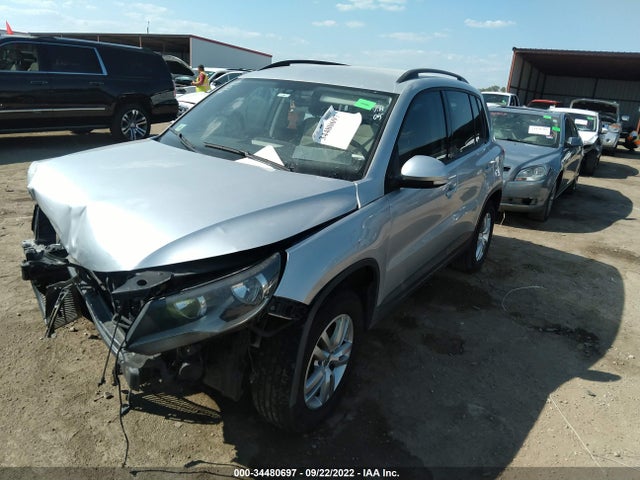 Volkswagen TIGUAN S 2016 WVGAV7AX7GW569943 Image 2