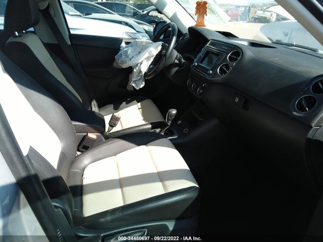 Volkswagen TIGUAN S 2016 WVGAV7AX7GW569943 Image 10